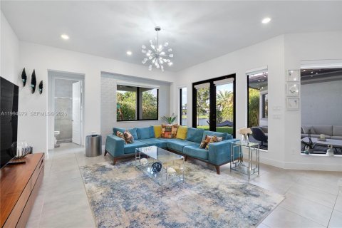 Купить виллу или дом в Паркленд, Флорида 6 спален, 429.39м2, № 2058949 - фото 17