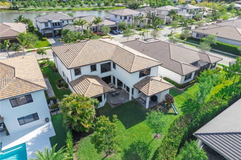 Купить виллу или дом в Паркленд, Флорида 6 спален, 429.39м2, № 2058949 - фото 4