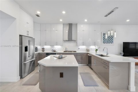 Купить виллу или дом в Паркленд, Флорида 6 спален, 429.39м2, № 2058949 - фото 21