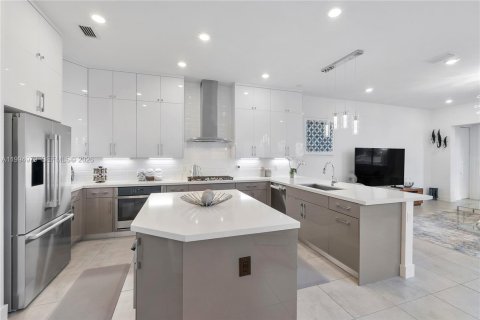 Купить виллу или дом в Паркленд, Флорида 6 спален, 429.39м2, № 2058949 - фото 22