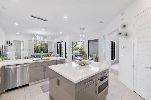 Купить виллу или дом в Паркленд, Флорида 6 спален, 429.39м2, № 2058949 - фото 23