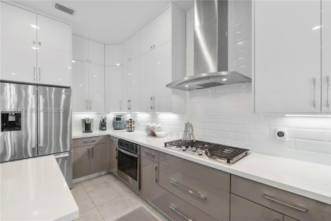 Купить виллу или дом в Паркленд, Флорида 6 спален, 429.39м2, № 2058949 - фото 24