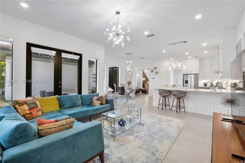 Купить виллу или дом в Паркленд, Флорида 6 спален, 429.39м2, № 2058949 - фото 19