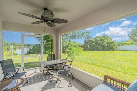 House in Gibsonton, Florida 4 bedrooms, 157 sq.m. № 1910217 - photo 25
