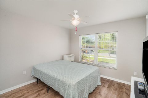 House in Gibsonton, Florida 4 bedrooms, 157 sq.m. № 1910217 - photo 14