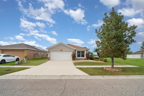 House in Gibsonton, Florida 4 bedrooms, 157 sq.m. № 1910217 - photo 28
