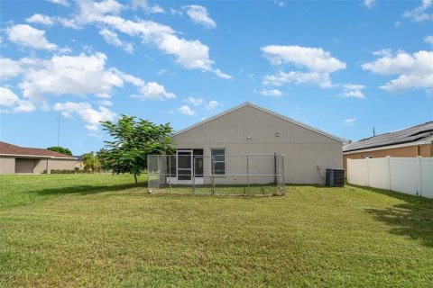 House in Gibsonton, Florida 4 bedrooms, 157 sq.m. № 1910217 - photo 27