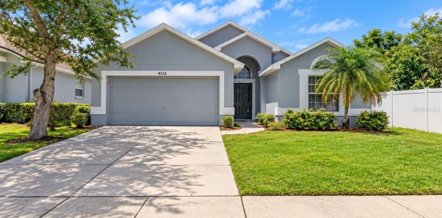 Villa ou maison à Kissimmee, Floride 4 chambres, 169.27 m2 № 2433245