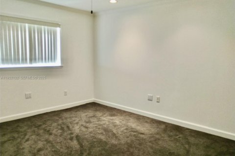 Villa ou maison à vendre à Miami, Floride: 3 chambres, 233.28 m2 № 1990592 - photo 23