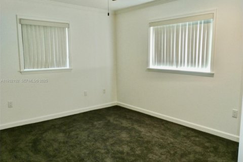 Villa ou maison à vendre à Miami, Floride: 3 chambres, 233.28 m2 № 1990592 - photo 22