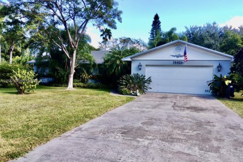 Villa ou maison à vendre à Miami, Floride: 3 chambres, 233.28 m2 № 1990592 - photo 1