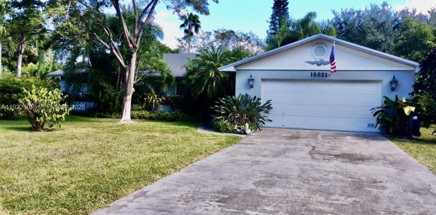 Villa ou maison à Miami, Floride 3 chambres, 233.28 m2 № 1990592