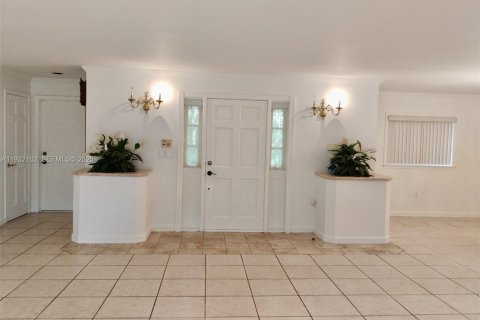Villa ou maison à vendre à Miami, Floride: 3 chambres, 233.28 m2 № 1990592 - photo 28