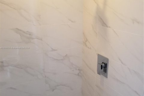 Copropriété à vendre à Miami, Floride: 2 chambres, 116.41 m2 № 2088535 - photo 17
