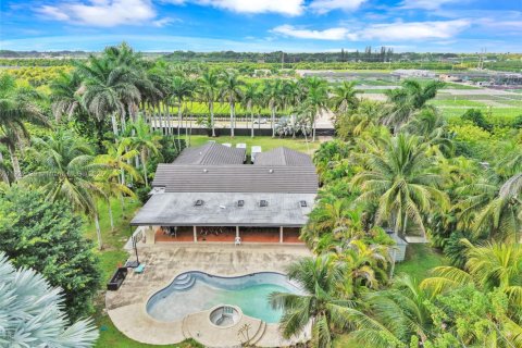Villa ou maison à vendre à Miami, Floride: 5 chambres, 324.6 m2 № 1975973 - photo 24