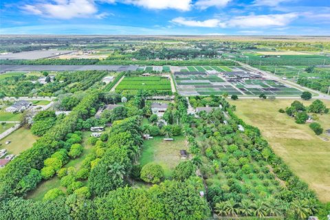 Villa ou maison à vendre à Miami, Floride: 5 chambres, 324.6 m2 № 1975973 - photo 12