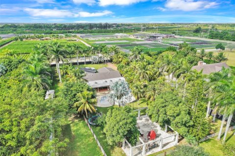 Villa ou maison à vendre à Miami, Floride: 5 chambres, 324.6 m2 № 1975973 - photo 23