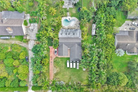 Villa ou maison à vendre à Miami, Floride: 5 chambres, 324.6 m2 № 1975973 - photo 4