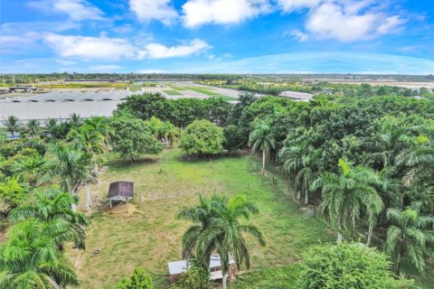 Villa ou maison à vendre à Miami, Floride: 5 chambres, 324.6 m2 № 1975973 - photo 25