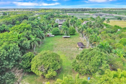 Villa ou maison à vendre à Miami, Floride: 5 chambres, 324.6 m2 № 1975973 - photo 27