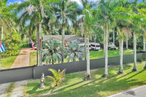 Villa ou maison à vendre à Miami, Floride: 5 chambres, 324.6 m2 № 1975973 - photo 28