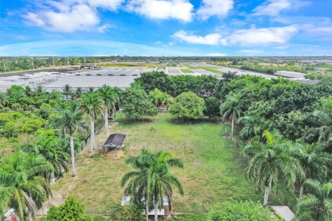 Villa ou maison à vendre à Miami, Floride: 5 chambres, 324.6 m2 № 1975973 - photo 26