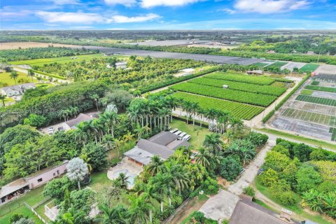 Villa ou maison à vendre à Miami, Floride: 5 chambres, 324.6 m2 № 1975973 - photo 17