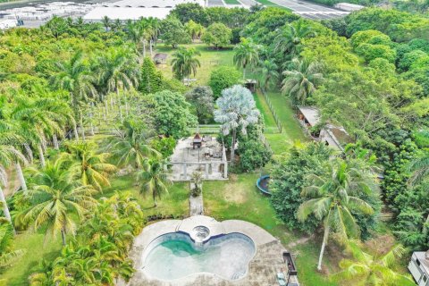 Villa ou maison à vendre à Miami, Floride: 5 chambres, 324.6 m2 № 1975973 - photo 22