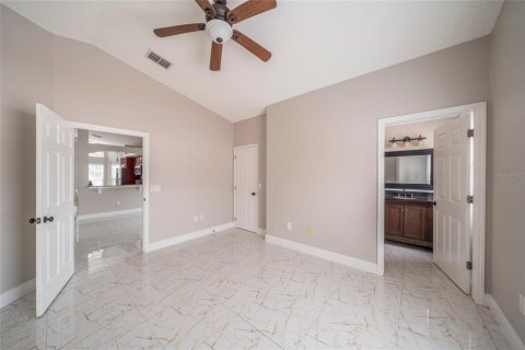 House in Orlando, Florida 3 bedrooms, 125.42 sq.m. № 2105718 - photo 17