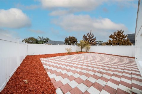 House in Orlando, Florida 3 bedrooms, 125.42 sq.m. № 2105718 - photo 5