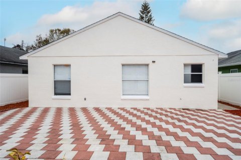 House in Orlando, Florida 3 bedrooms, 125.42 sq.m. № 2105718 - photo 7