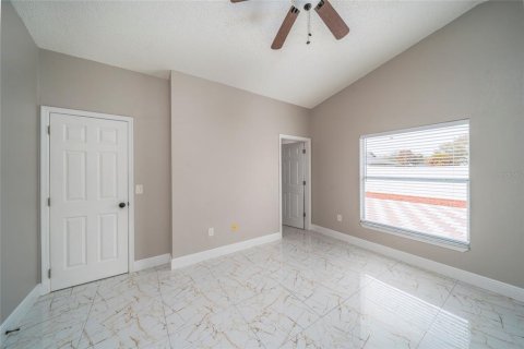 House in Orlando, Florida 3 bedrooms, 125.42 sq.m. № 2105718 - photo 18