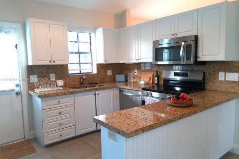 Townhouse in Wellington, Florida 4 bedrooms, 148.55 sq.m. № 1958107 - photo 8