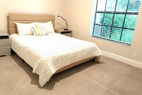 Townhouse in Wellington, Florida 4 bedrooms, 148.55 sq.m. № 1958107 - photo 12