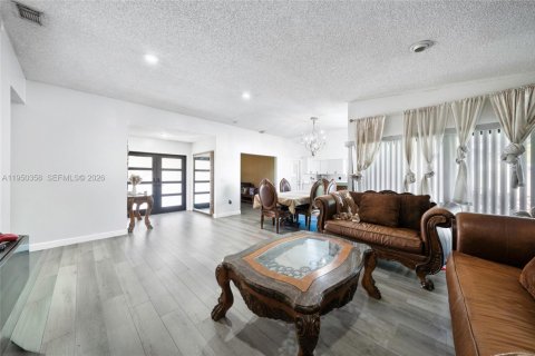 Купить виллу или дом в Хомстед, Флорида 4 спальни, 149.39м2, № 2006524 - фото 6