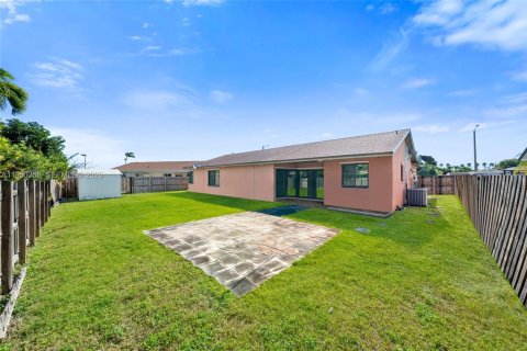 Купить виллу или дом в Хомстед, Флорида 4 спальни, 149.39м2, № 2006524 - фото 21