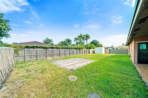 Купить виллу или дом в Хомстед, Флорида 4 спальни, 149.39м2, № 2006524 - фото 20