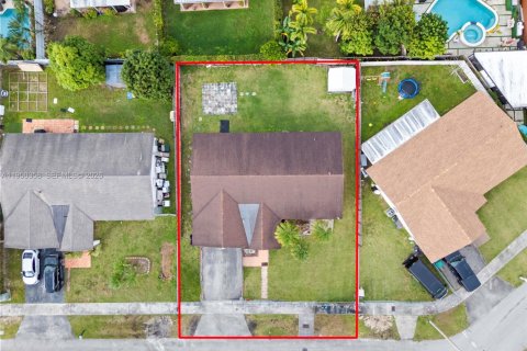 House in Homestead, Florida 4 bedrooms, 149.39 sq.m. № 2006524 - photo 27