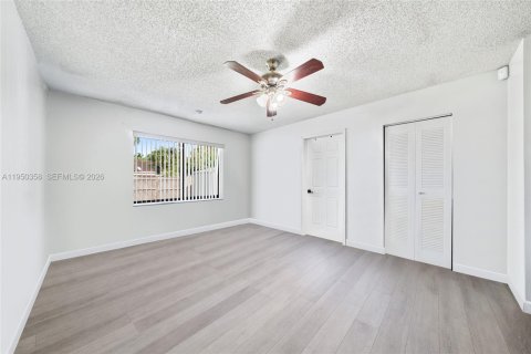 Купить виллу или дом в Хомстед, Флорида 4 спальни, 149.39м2, № 2006524 - фото 12