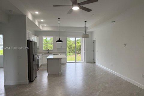 House in Lehigh Acres, Florida 3 bedrooms № 2012772 - photo 14