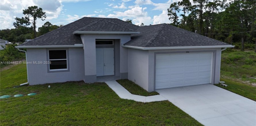 House in Lehigh Acres, Florida 3 bedrooms № 2012772