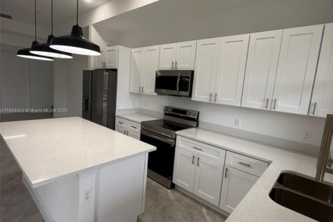 House in Lehigh Acres, Florida 3 bedrooms № 2012772 - photo 16