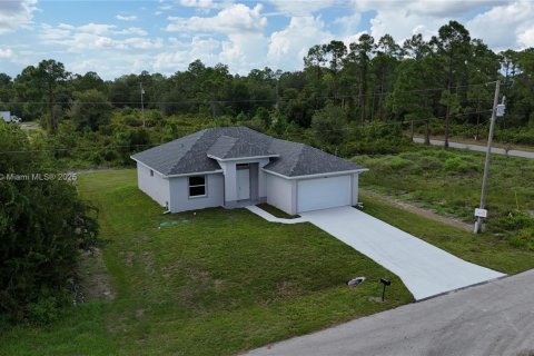 House in Lehigh Acres, Florida 3 bedrooms № 2012772 - photo 8