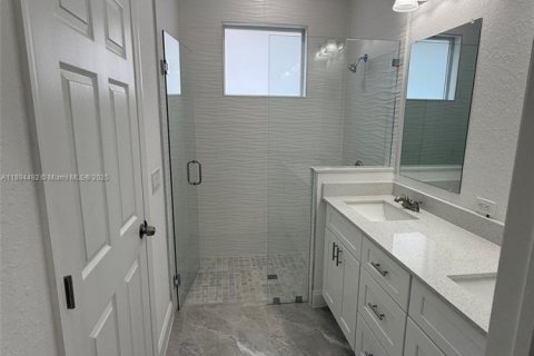 House in Lehigh Acres, Florida 3 bedrooms № 2012772 - photo 21