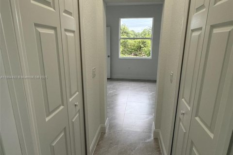 House in Lehigh Acres, Florida 3 bedrooms № 2012772 - photo 23