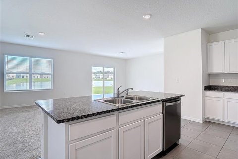 Casa en venta en San Antonio, Florida, 4 dormitorios, 209.96 m2 № 1912567 - foto 12