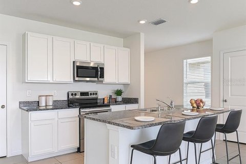 Casa en venta en San Antonio, Florida, 4 dormitorios, 209.96 m2 № 1912567 - foto 7
