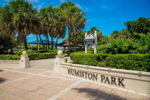 Condo in Vero Beach, Florida, 2 bedrooms № 2173500 - photo 25