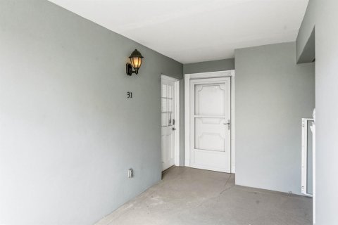 Condo in Vero Beach, Florida, 2 bedrooms № 2173500 - photo 22