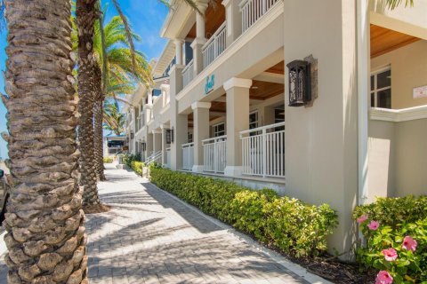 Condo in Vero Beach, Florida, 2 bedrooms № 2173500 - photo 24